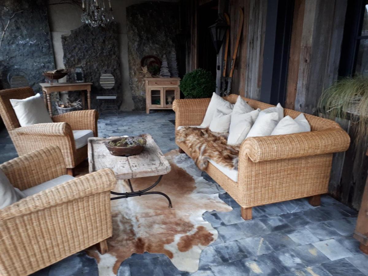 Le Hangar Des Voyageurs Petit-Halleux Exteriör bild