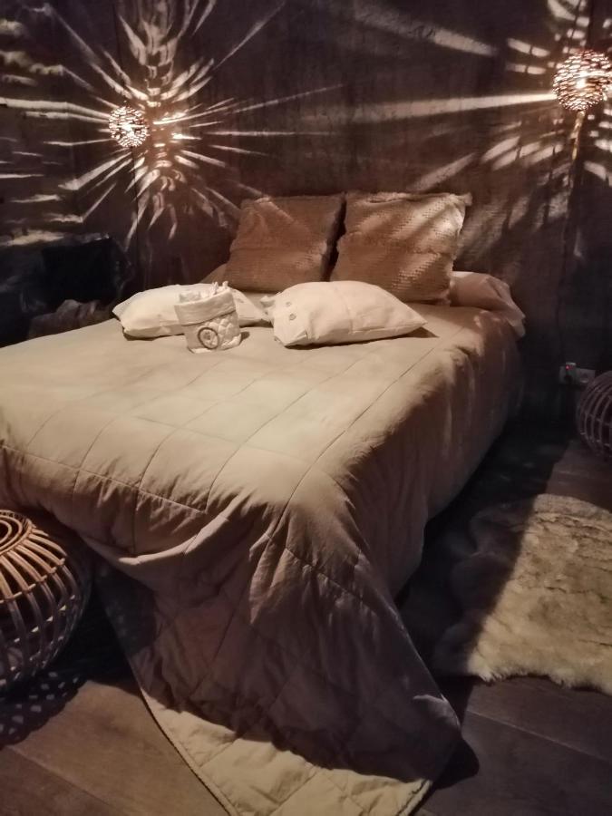 Le Hangar Des Voyageurs Petit-Halleux Exteriör bild