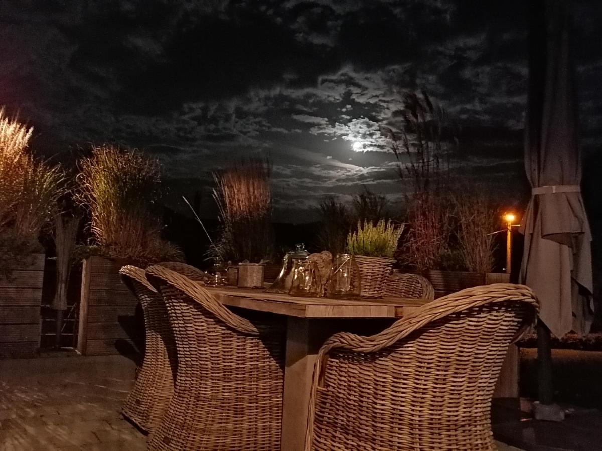 Le Hangar Des Voyageurs Petit-Halleux Exteriör bild