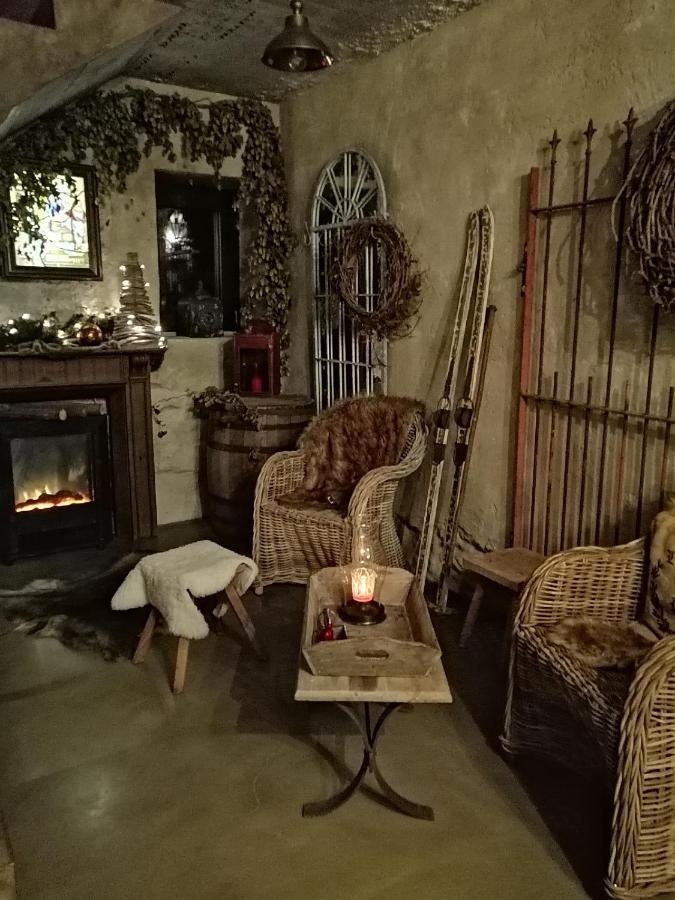 Le Hangar Des Voyageurs Petit-Halleux Exteriör bild